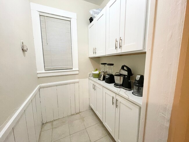 Building Photo - 19 Sachem St