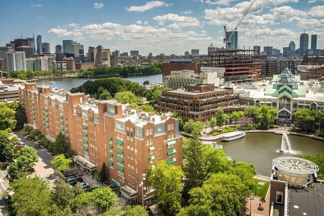 Building Photo - 4 Canal Park