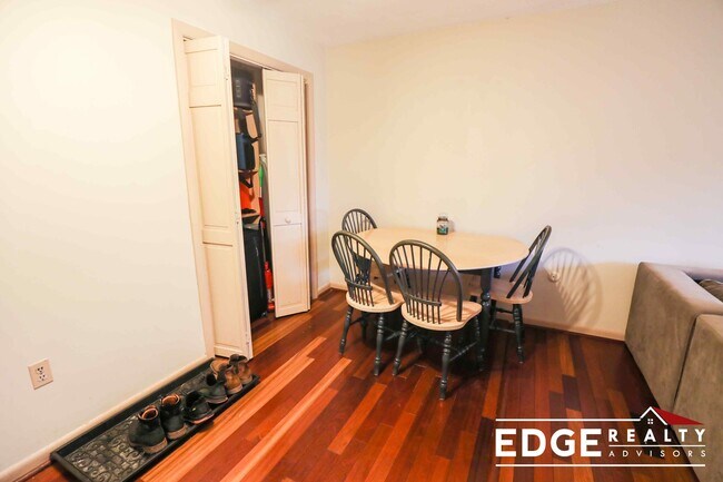 Foto del edificio - 28 Brentwood St