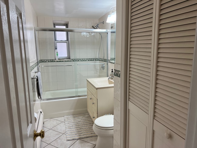 Foto del edificio - 6010 Boulevard E