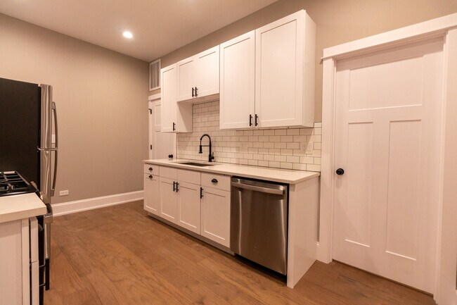 Foto del edificio - 3256 N Monticello Ave