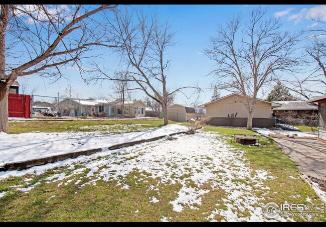 Foto del edificio - 417 Skyway Dr