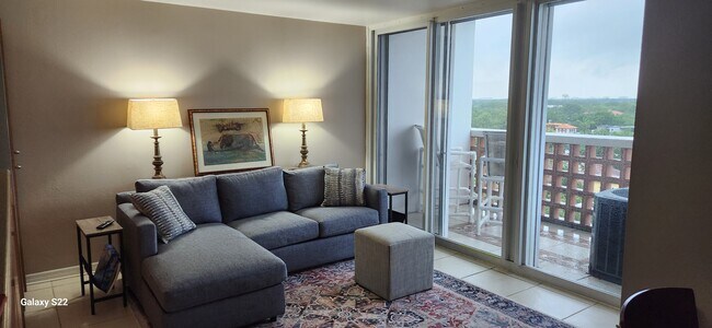 Building Photo - 4015 Bayshore Blvd