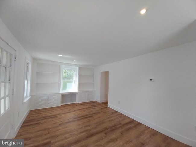 Building Photo - 525 New St