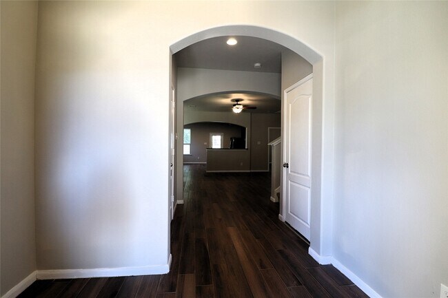 Foto del edificio - 9027 Fuqua Ridge Ln