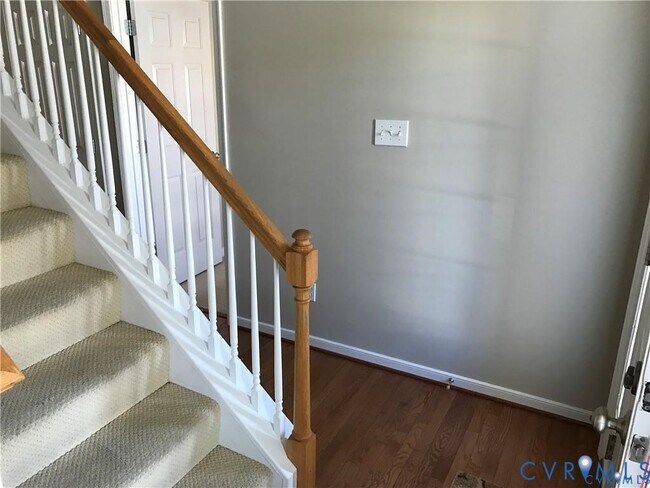 Foto del edificio - 6303 Greystone Creek Rd