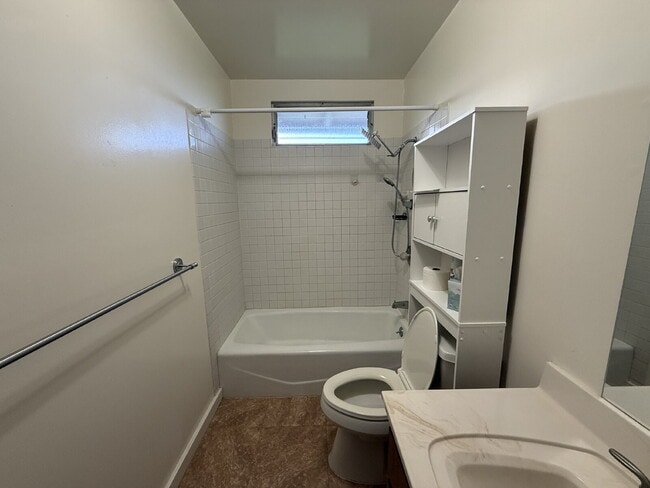 Photo - Cozy Detached 1BR/1BA Cottage in Pearl City – Private, Convenient, and Comfortable Apartment