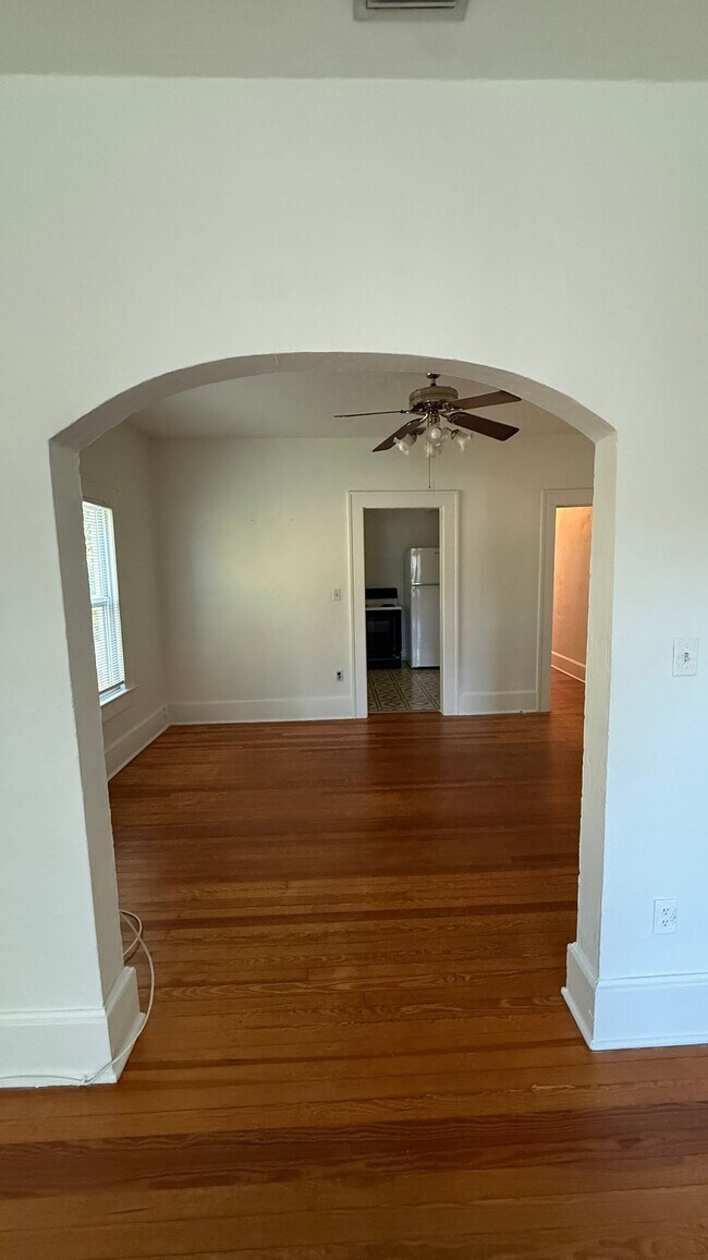Building Photo - 715 Delaney Park Dr