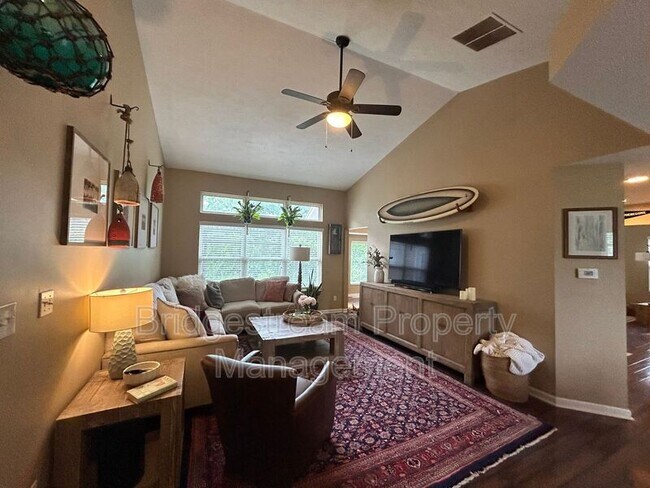 Foto del edificio - 1280 Whitetail Dr