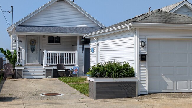 Building Photo - 142 Bluff Ave