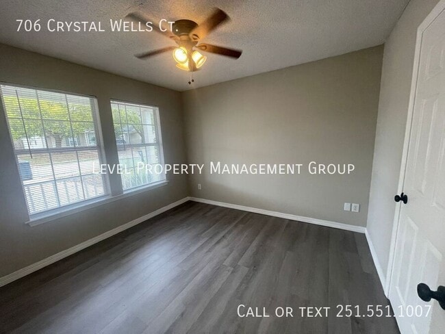 Building Photo - 706 Crystal Wells Ct N