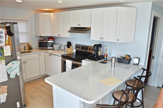 Foto del edificio - 249 Tuckerman Ave