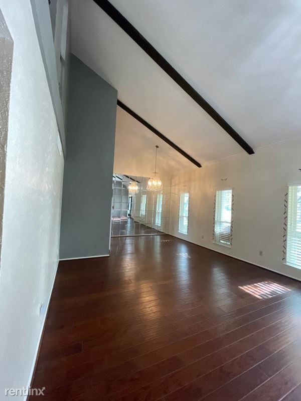 Building Photo - 4 br, 2.5 bath House - 5418 Barcelona Dr