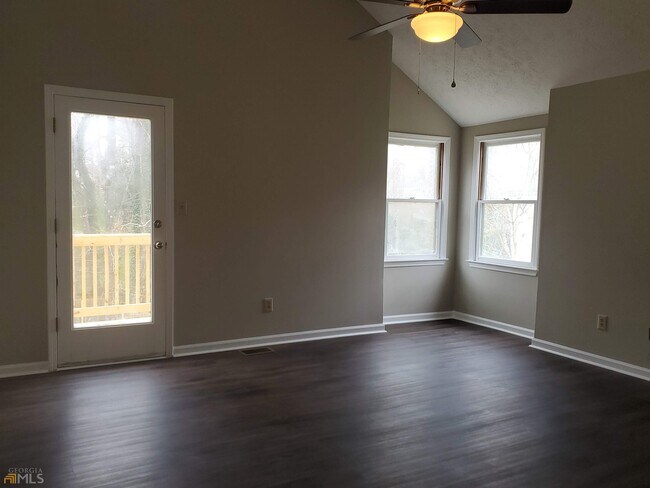 Building Photo - 2461 Chauncey Ln