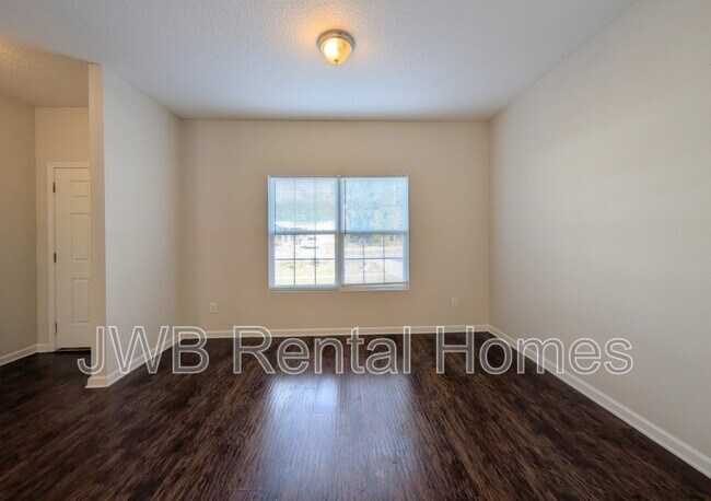 Foto del edificio - 10534 Lone Star Rd