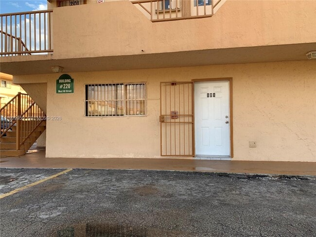 Building Photo - 220 W 68th St