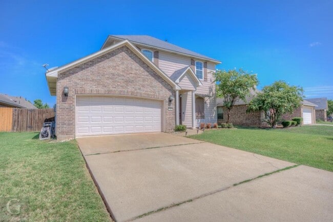 Building Photo - 506 Linnhurst Dr