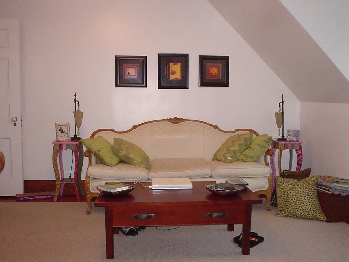 Foto principal - 462 Chestnut Hill Ave