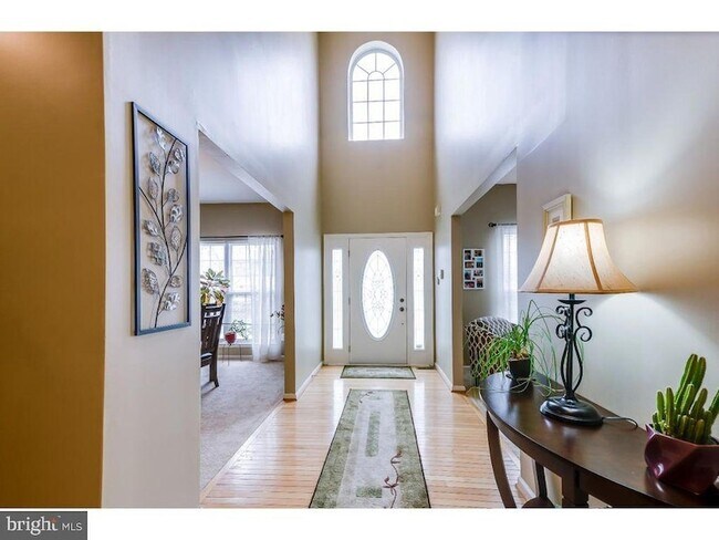 Building Photo - 9 Buttonwood Dr