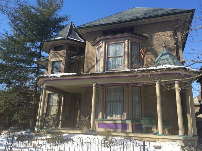 Building Photo - 4 br, 2 bath Apartment - 839 Neil Ave
