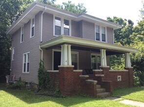 Building Photo - 419 Evergreen St