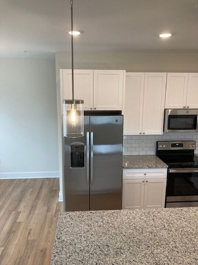 Foto del edificio - Walk to the River Front, Restaurants, Shop...