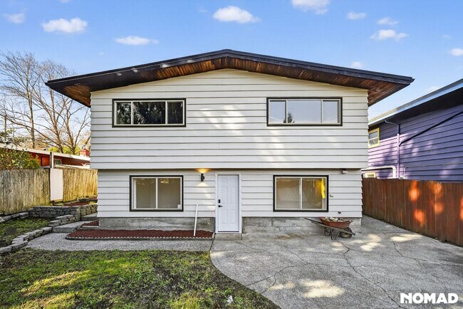 Foto del edificio - 6552 38th Ave NE