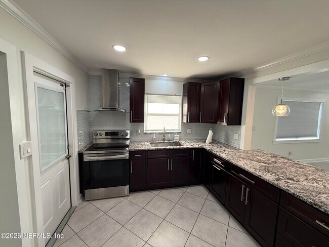 Foto del edificio - 1324 Grandview Dr