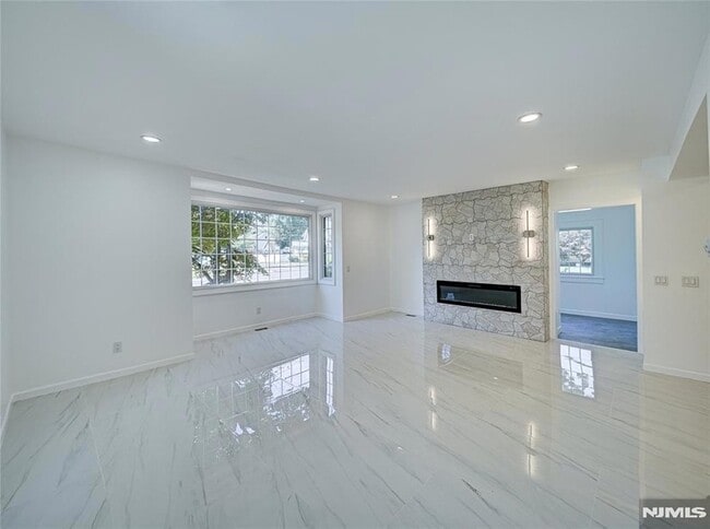 Foto del edificio - 217 Heywood Ave