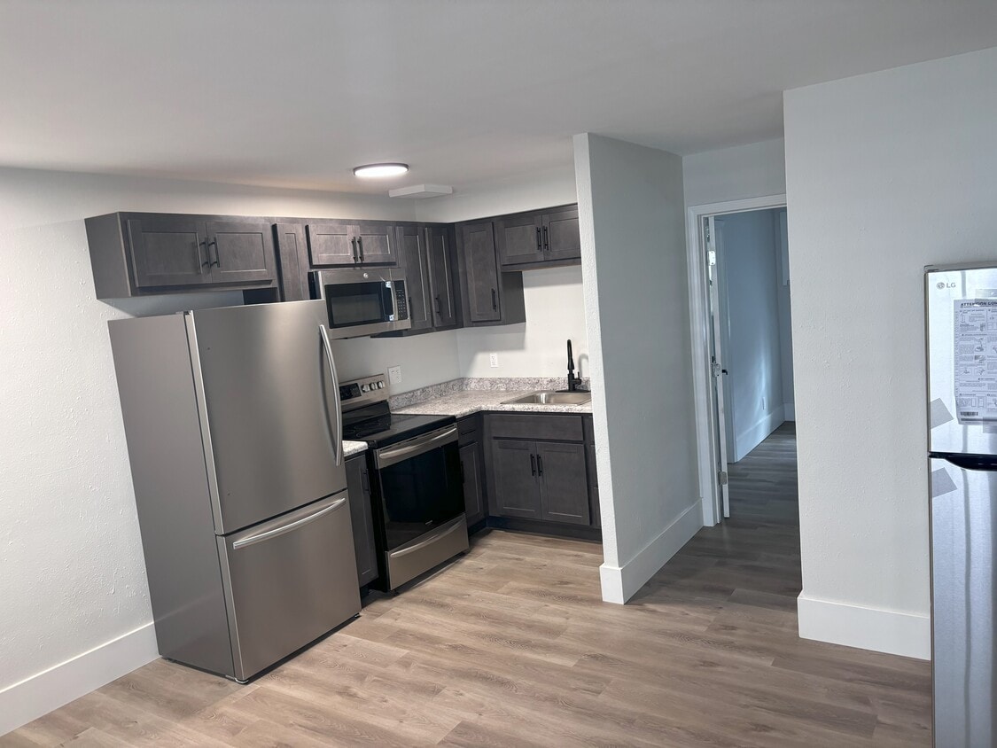 Foto principal - 1051 Washington Ave