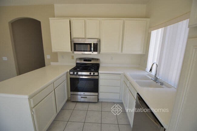 Building Photo - 25780 St Marta Dr