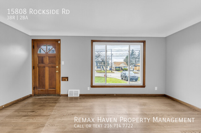 Foto del edificio - 15808 Rockside Rd