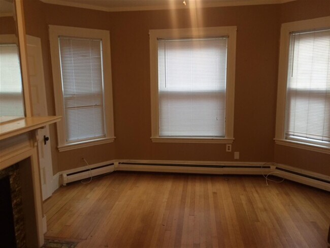 Building Photo - 159 Highland Ave