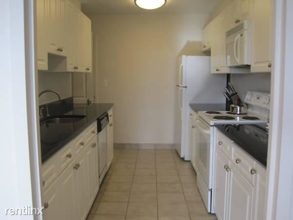 Building Photo - 3 Longfellow Pl