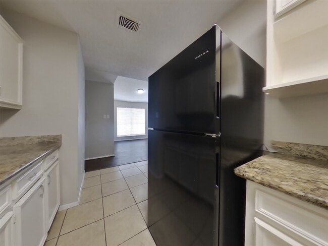 Building Photo - 17803 Glenmark Dr