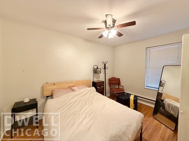 Foto del edificio - 730 W Roscoe St