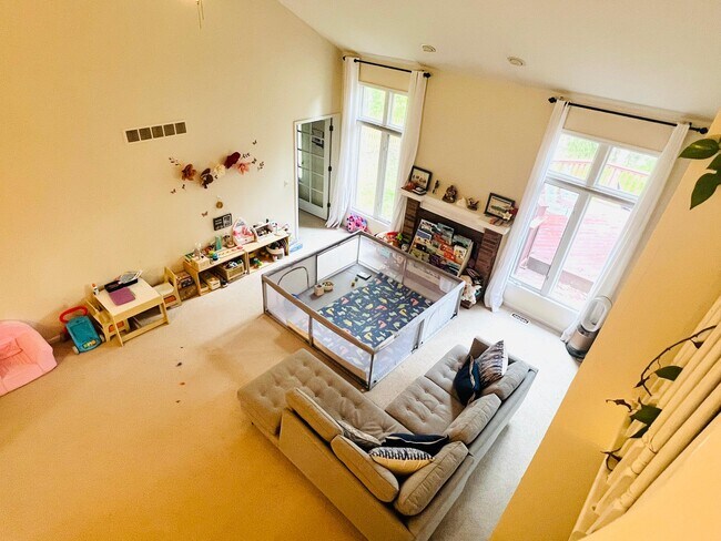 Foto del edificio - 2914 Leslie Park Cir
