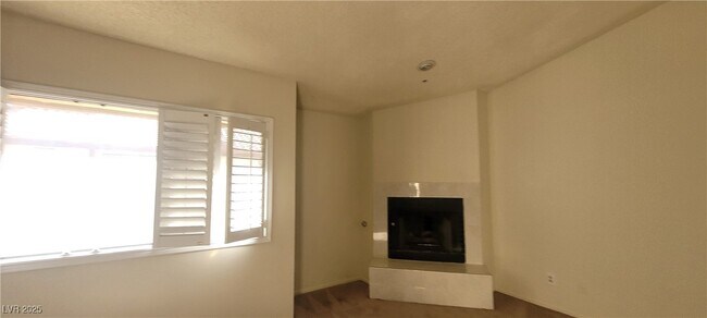 Foto del edificio - 2995 E Sunset Rd