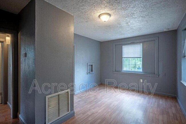 Foto del edificio - 1526 W 22nd St