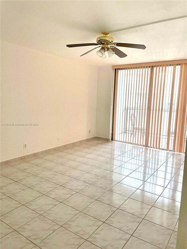 Foto del edificio - 851 Three Islands Boulevard