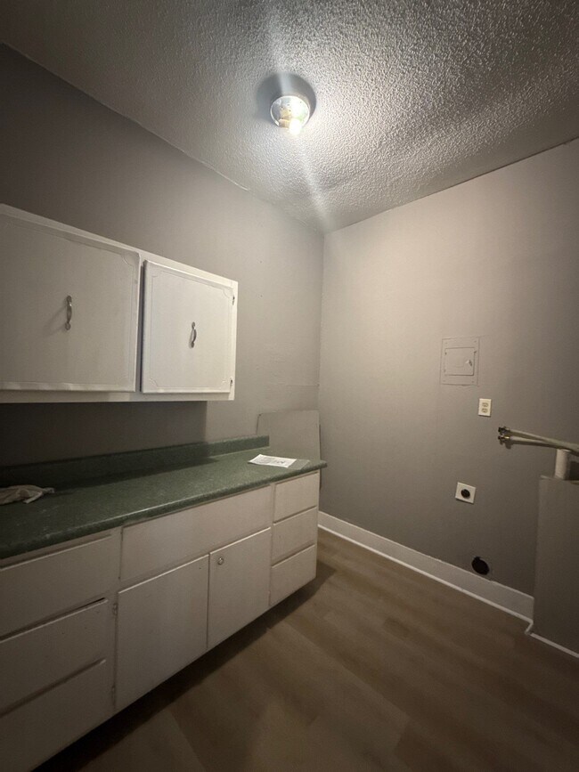 Building Photo - 134 Tuxedo Dr