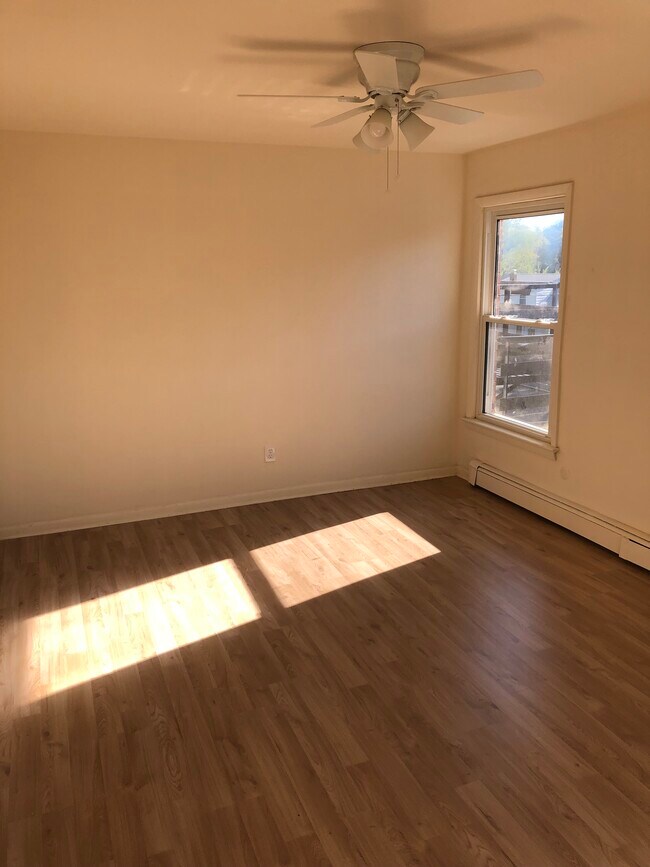 Bedroom - 476 Joralemon St