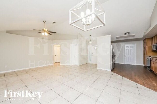 Foto del edificio - 1136 Creek Woods Circle