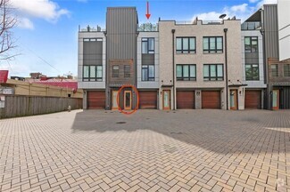 Building Photo - 133 Cityview Ct NE