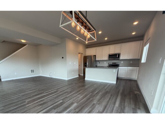 Foto del edificio - Welcome to a corner-lot newer build home in Lorson Ranch that offers comfort and convenience all in