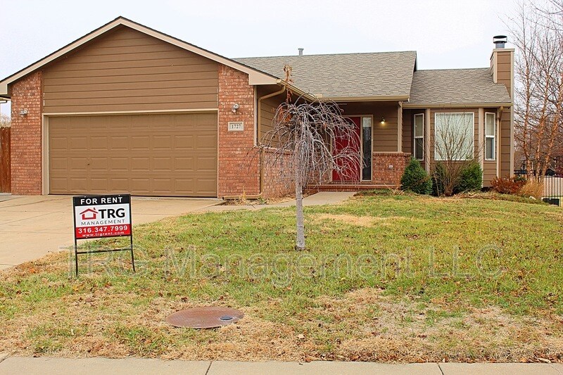1727 N Country Walk Ln, Mulvane, KS 67110 House Rental in Mulvane, KS