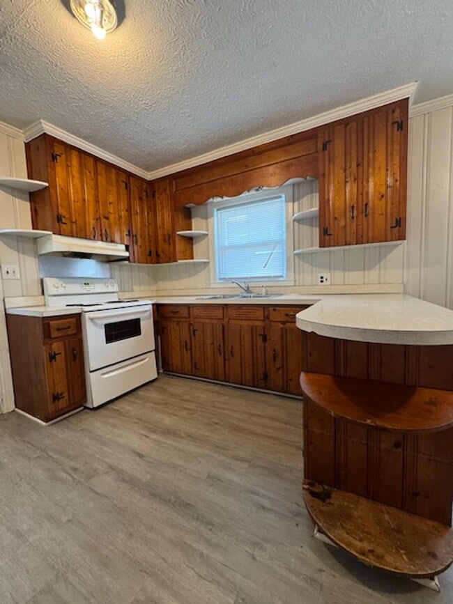Building Photo - 701 S Madison Ave