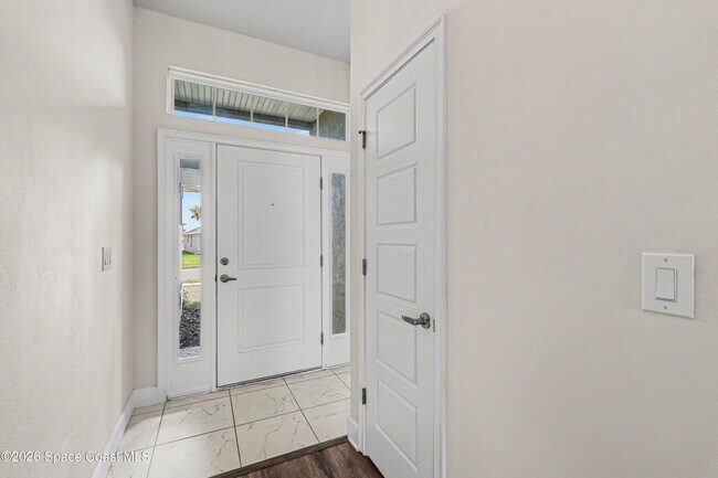 Foto del edificio - 2542 Pinwherry St NW