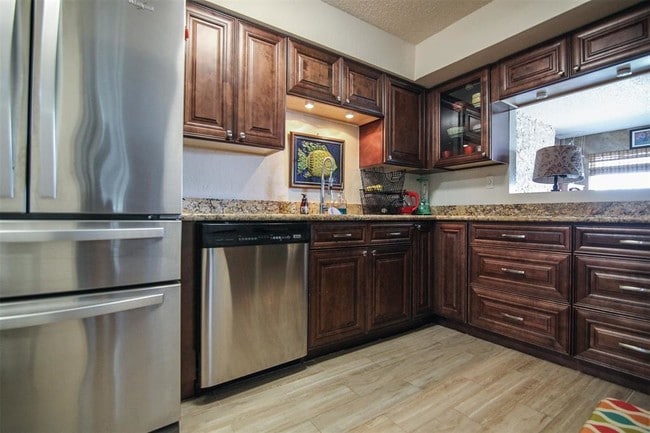 Building Photo - 2137 Casa Rio Cir