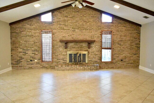 Foto del edificio - 130 Derby Woods Dr
